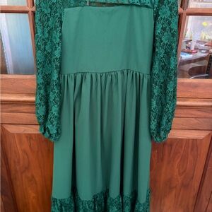 Girls Green Lace Long Sleeve Dress